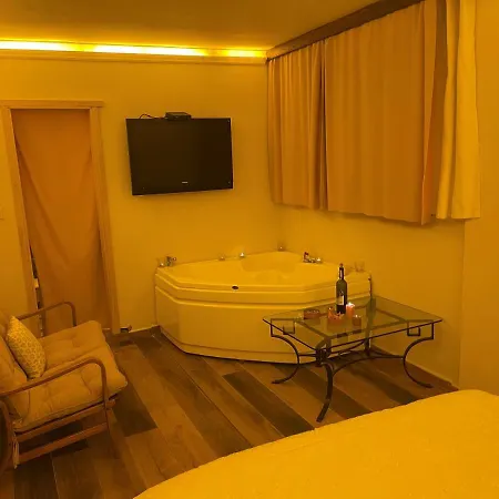 Larin Hotel